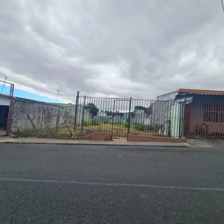 Terreno Mixto en Escazú Centro  833 m² Planos con Paja de Agua  Inversión Comercial y Residencial. - Venta en Escazú
