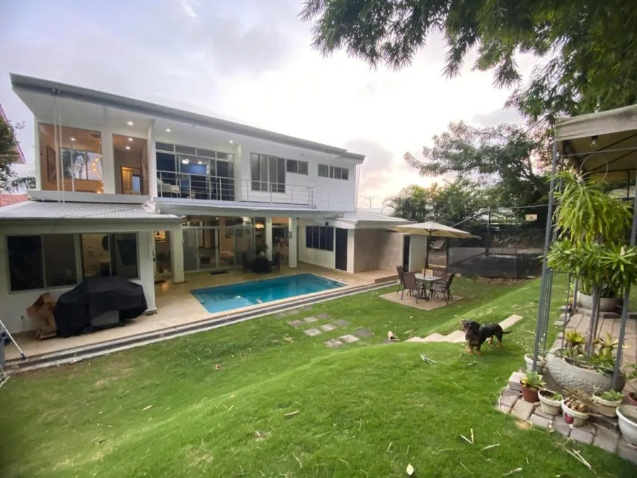 Venta de Casa en Bosques de Doña Rosa Belén Heredia   - Venta en Belén