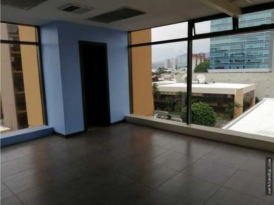 Oficina en Alquiler en Sabana Sur en Oficentro. COD PDC1543037 - Alquiler / Renta en San José — photo 4