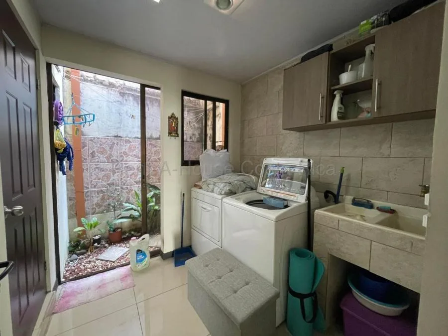 Venta de Casa en Zapote 26-1630 - Venta en San José — photo 5