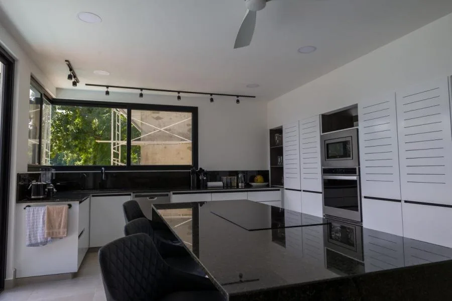 CASA DE PLAYA EN VENTA, PUNTARENAS GARABITO, $980.000 Cod#24-399 - Venta en Garabito