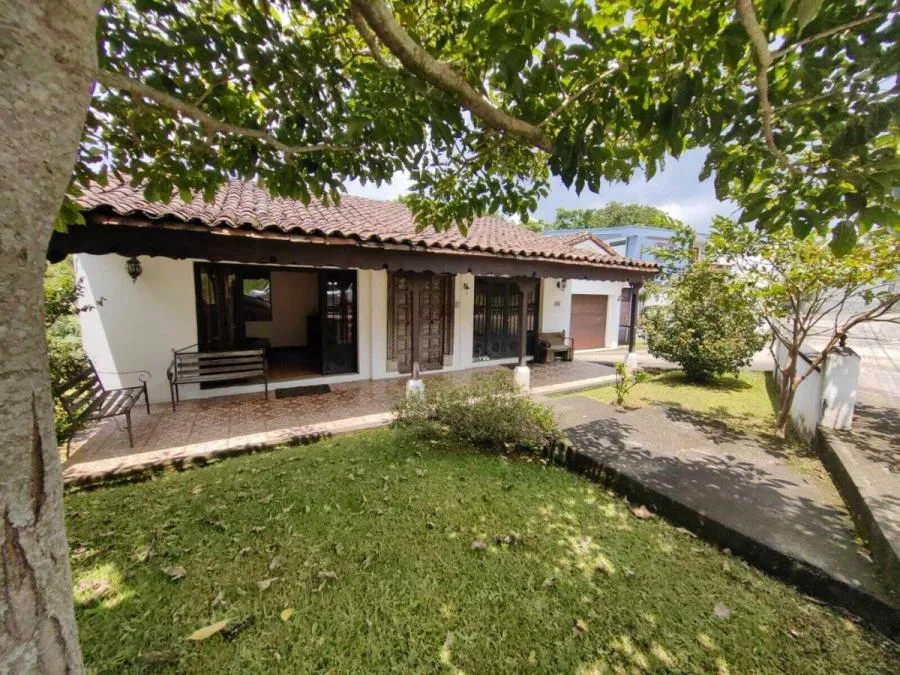 Venta de Casa en Granadilla Curridabat (MGA) - Venta en Curridabat