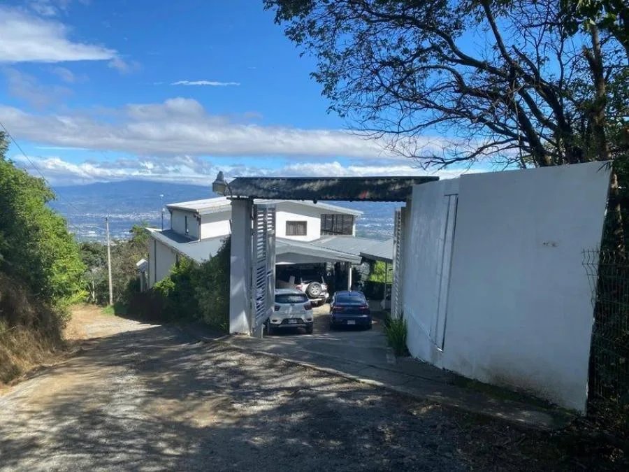 CASA EN VENTA EN SANTA ANA, cod: CTL MLS #25-1016 - Venta en Santa Ana