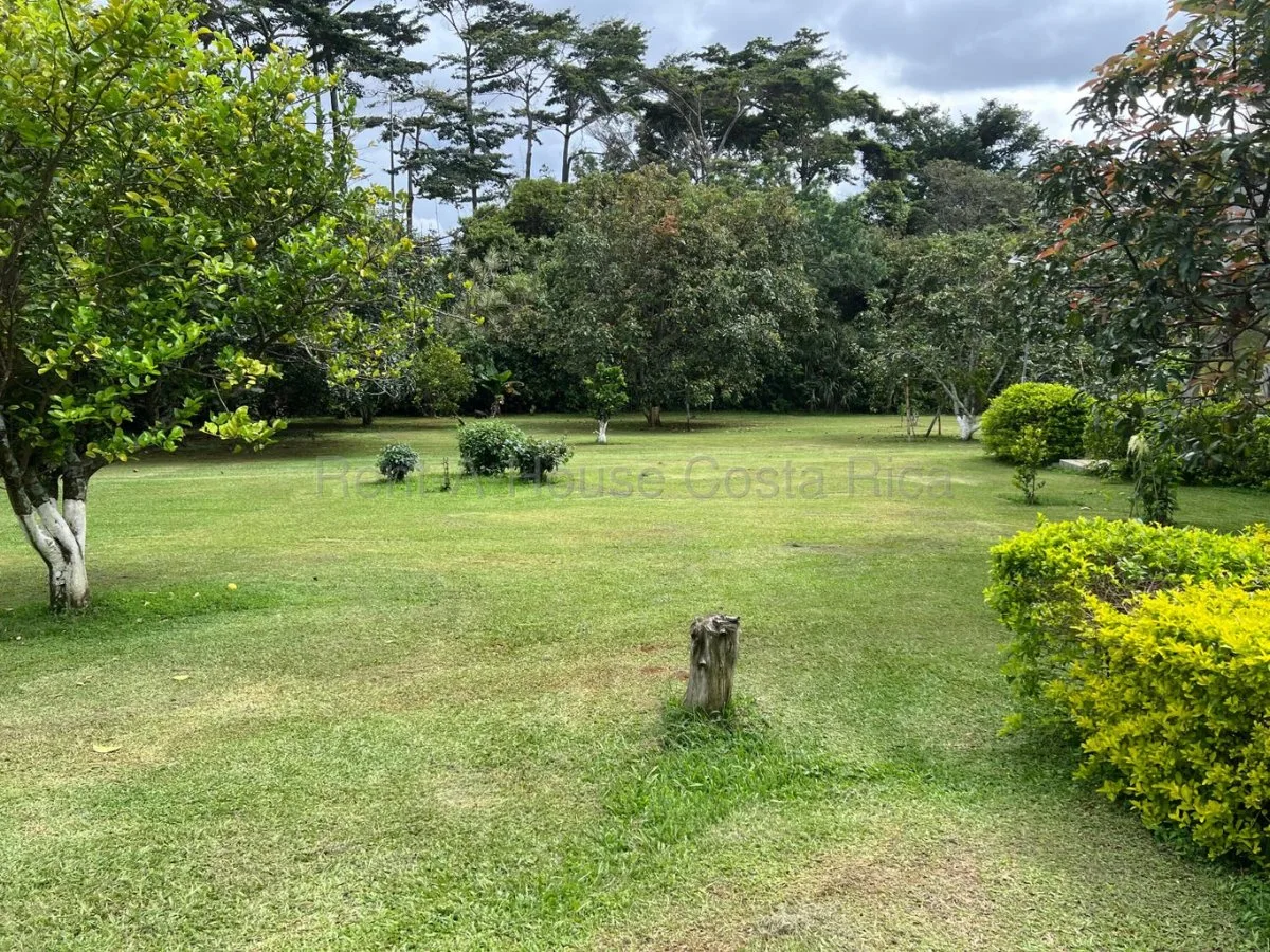 Venta Casa de Lujo 340m² en Amplio Lote de 7.011m² Naturaleza y Privacidad #26-1533 GS - Venta en Barva