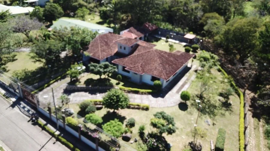 CASA EN VENTA EN SANTA ANA, cod: CTL 23-1553 - Venta en Santa Ana
