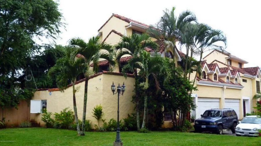 Se vende casa con piscina en Escazú San José 26-1526 - Venta en Escazú