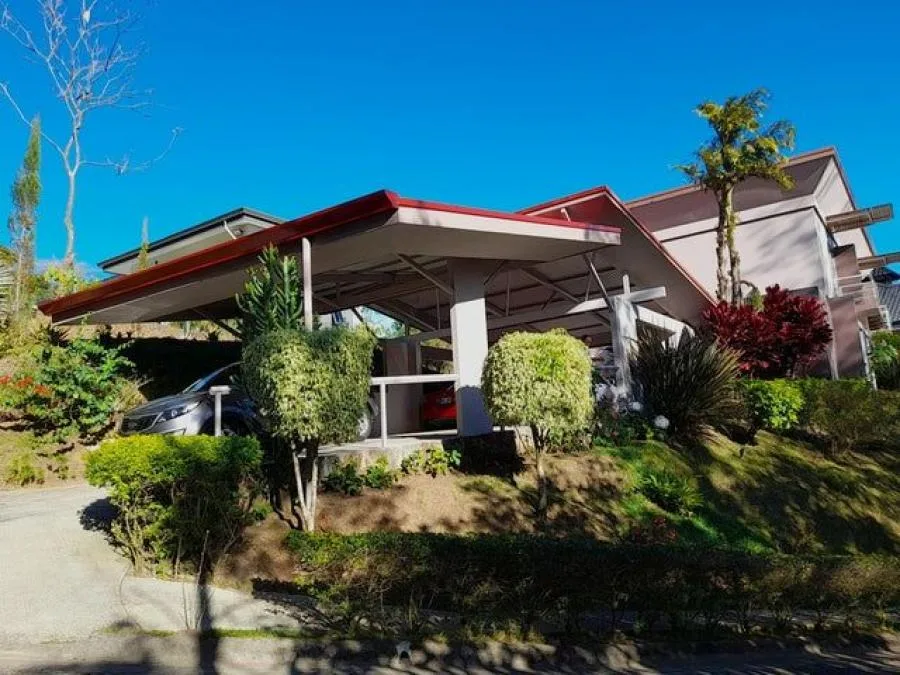 Casa con muchas areas verdes en condominio Doña Emma, San Jeronimo RAH 232144 - Venta en Moravia