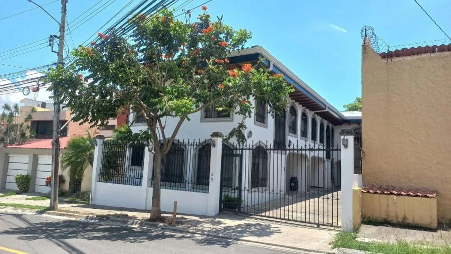 APARTAMENTOS EN VENTA EN TREJOS MONTE ALEGRE, ESCAZÚ RAH 24450  - Venta en Escazú