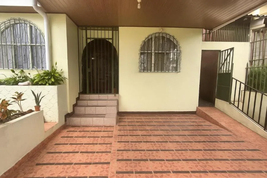 Venta de Casa + Mini Apto en San Juan de Tibás. - Venta en Tibás