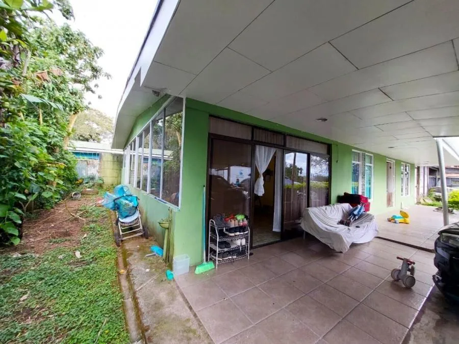 Hermosa casa familiar con amplio patio y espacios ideales para compartir #26-1275 GS - Venta en Goicoechea