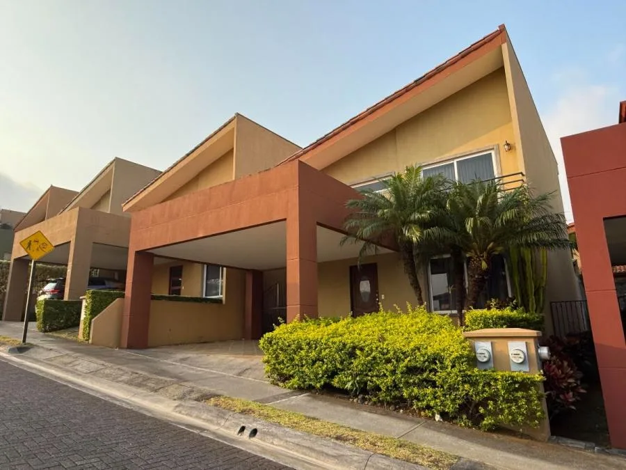 CASA EN VENTA, ULLOA HEREDIA, $275.000 Cod#25-1548 - Venta en Ulloa