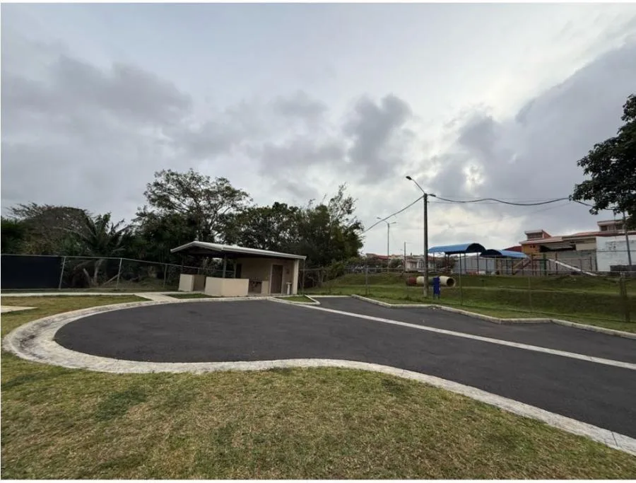 Venta de casa en Residencial Rincón Verde II, San Pablo de Heredia #JM52 - Venta en San Pablo — photo 2