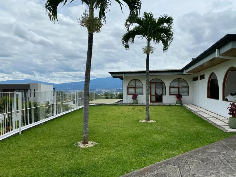 Alquiler de Casa Amoblada en San Rafael de Escazú. RAH 26-264 - Alquiler / Renta en Escazú