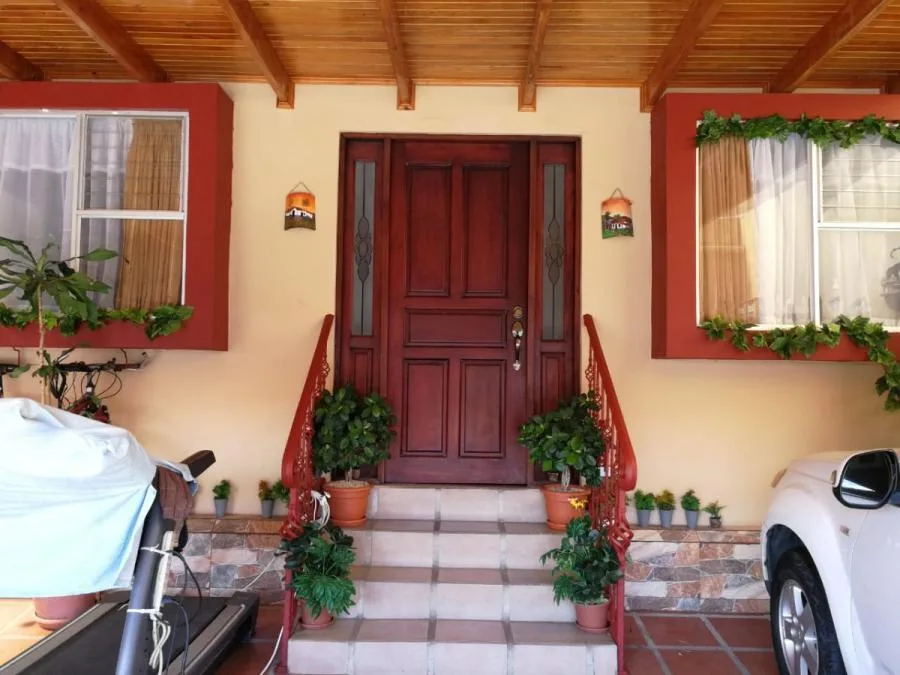 Venta de casa en Residencial Villa Adobe, Santo Domingo de Heredia  - Venta en Santo Domingo