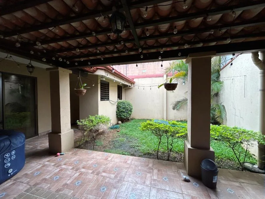 CASA EN VENTA EN SAN FRANCISCO DE HEREDIA - Venta en Heredia