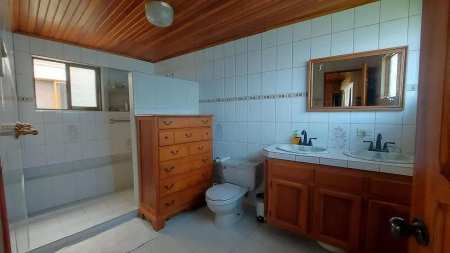 Venta de Casa en Sabanilla-Montes de Oca. RAH 26-115 - Venta en Montes de Oca — photo 5