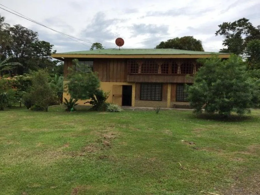 En Venta Casa Y Terreno Plano En Pocora Guácimo Limón; Idi: 100115 - Venta en Pocora