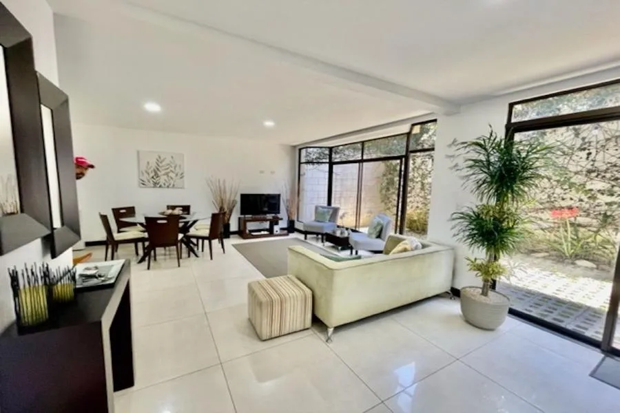 Venta de casa en condominio Vistas del Cafetal, Moravia $190.000 #LL133 - Venta en San Vicente