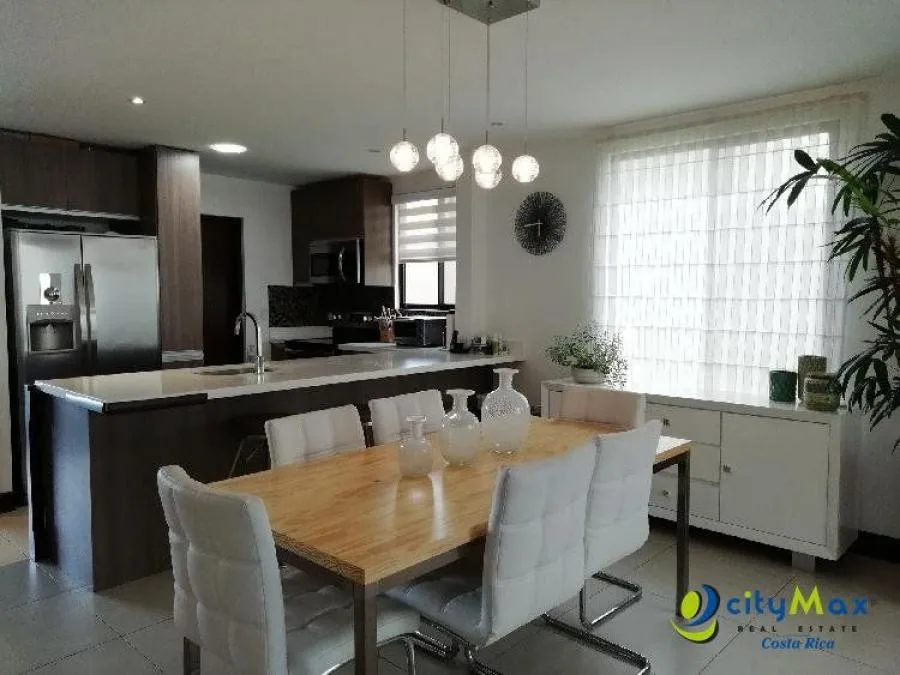 Se Vende Townhouse En Guachipelin De Escazú; Idi: 96819 - Venta en San Rafael