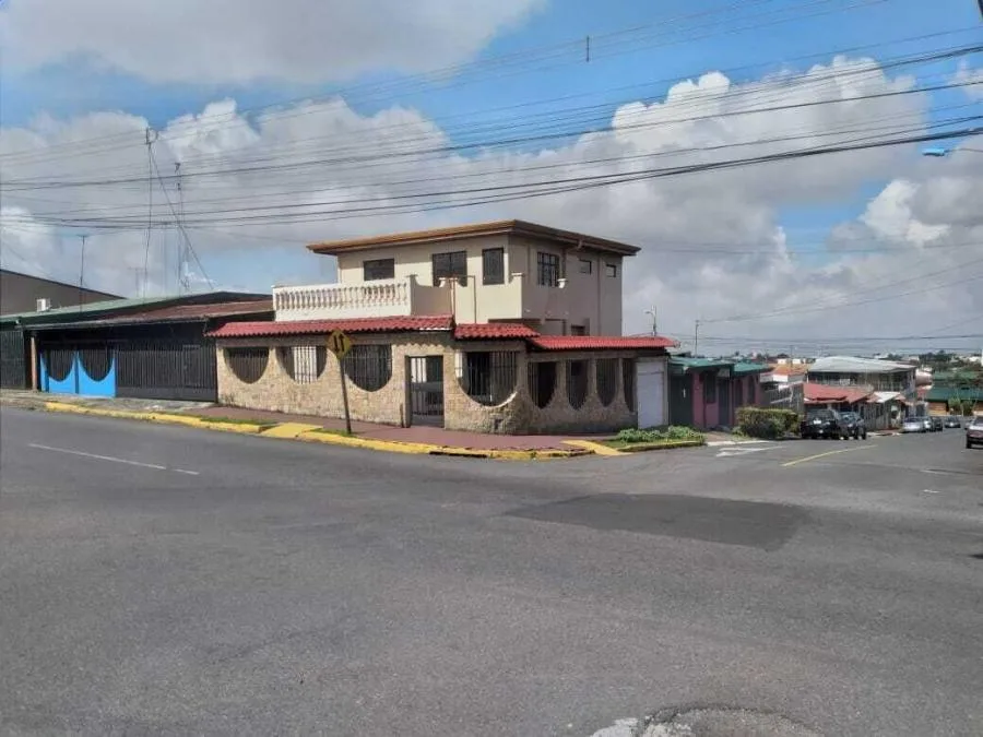 Casa en Venta en Heredia Centro. RAH 23-387 - Venta en Heredia