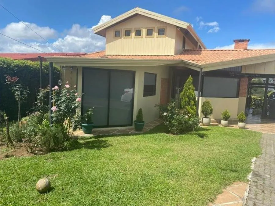 Casa con amplias areas verdes en San Jeronimo, Moravia RAH 231832 - Venta en Moravia