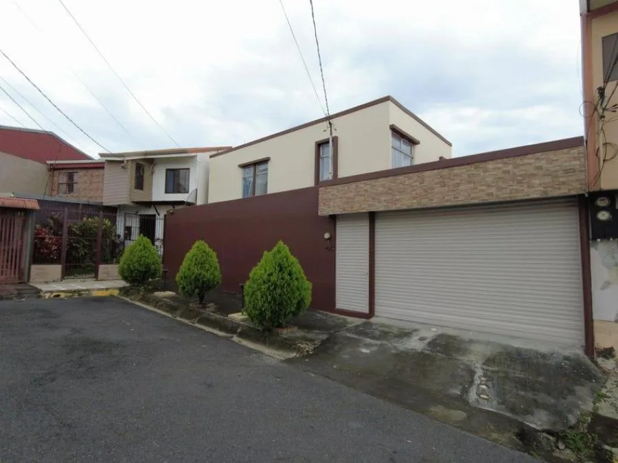Venta de Casa en Desamparados, San José. RAH 25-553 - Venta en Desamparados