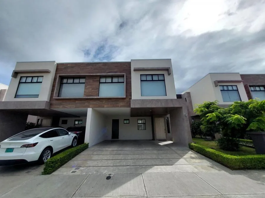 Venta de casa en Lindora Pozos Santa Ana - Venta en Santa Ana