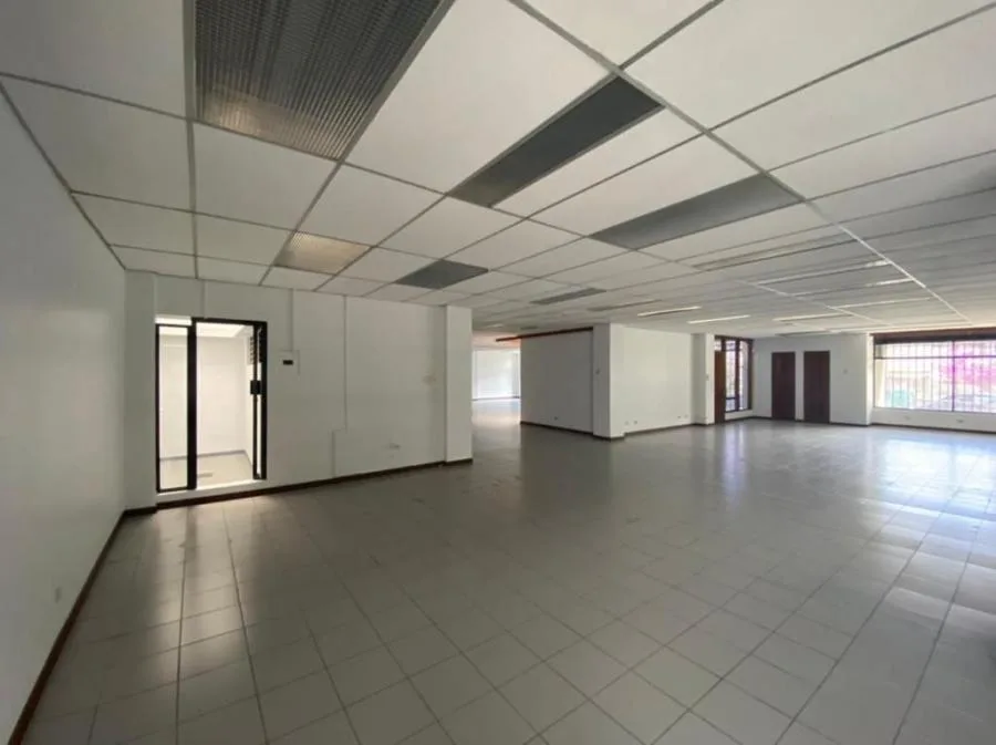 EDIFICIO EN ALQUILER EN BARRIO TOURNON, GOICOECHEA RAH 24751  - Alquiler / Renta en Goicoechea — photo 2