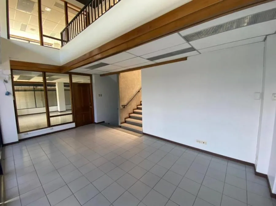 EDIFICIO EN ALQUILER EN BARRIO TOURNON, GOICOECHEA RAH 24751  - Alquiler / Renta en Goicoechea — photo 3