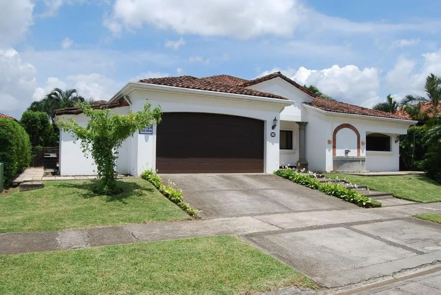 Venta de Casa en Bosques de Lindora ( JR ) - Venta en San Juan