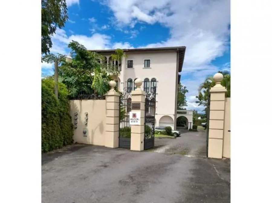 Se vende casa en San Rafael Escazú 26-775 - Venta en Escazú