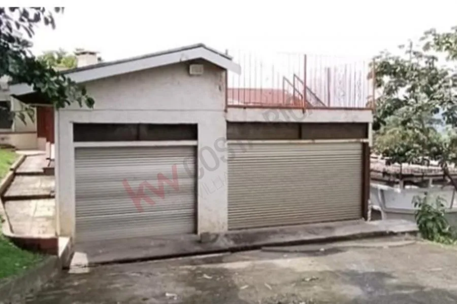 Venta de casa para invertir y remodelar en Urb El Mirador, Escazu # 6386 - Venta en Escazú