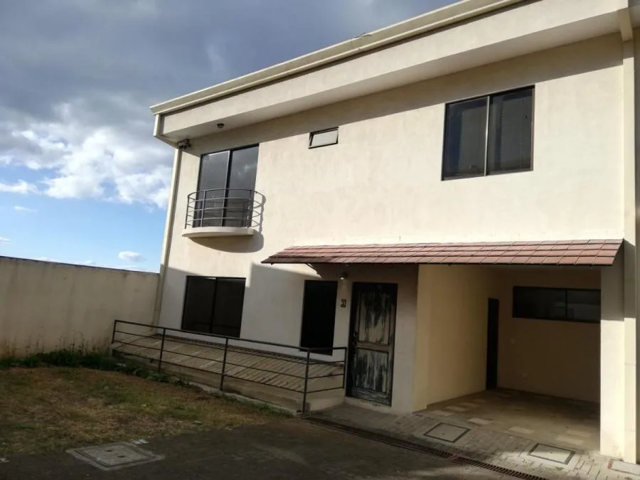 Venta de casa en Vargas Araya Montes de Oca tres niveles MGA - Venta en Montes de Oca