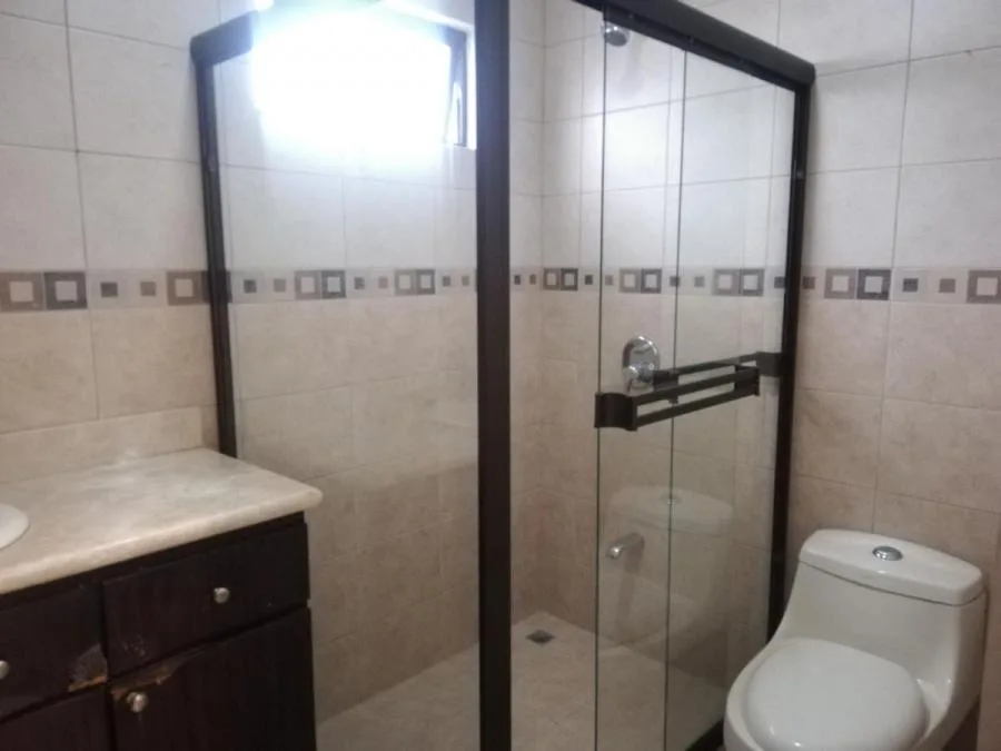 Venta de casa en Vargas Araya Montes de Oca tres niveles MGA - Venta en Montes de Oca — photo 3