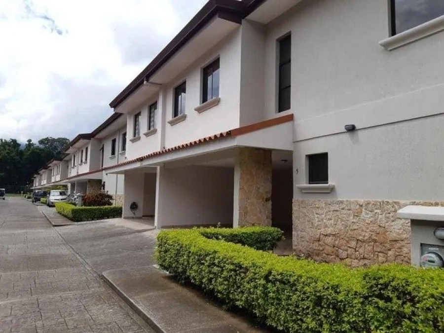 Venta de Casa en Pozos, Santa Ana. - Venta en Santa Ana