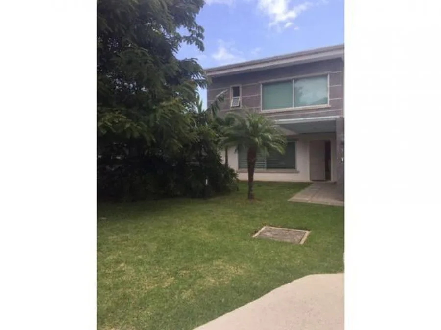 VENTA DE CASA, SANTA ANA, CONDOMINIO HACIENDA BARCELONA - Venta en Santa Ana