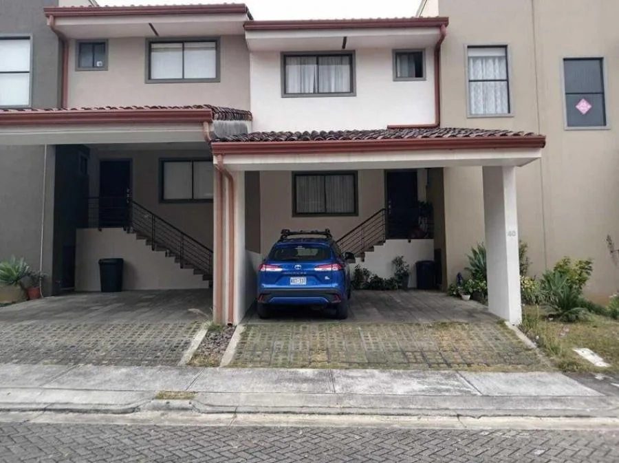 MLS-25-1593 LS VENTA CASA SANTO DOMINGO HEREDIA - Venta en Santo Domingo