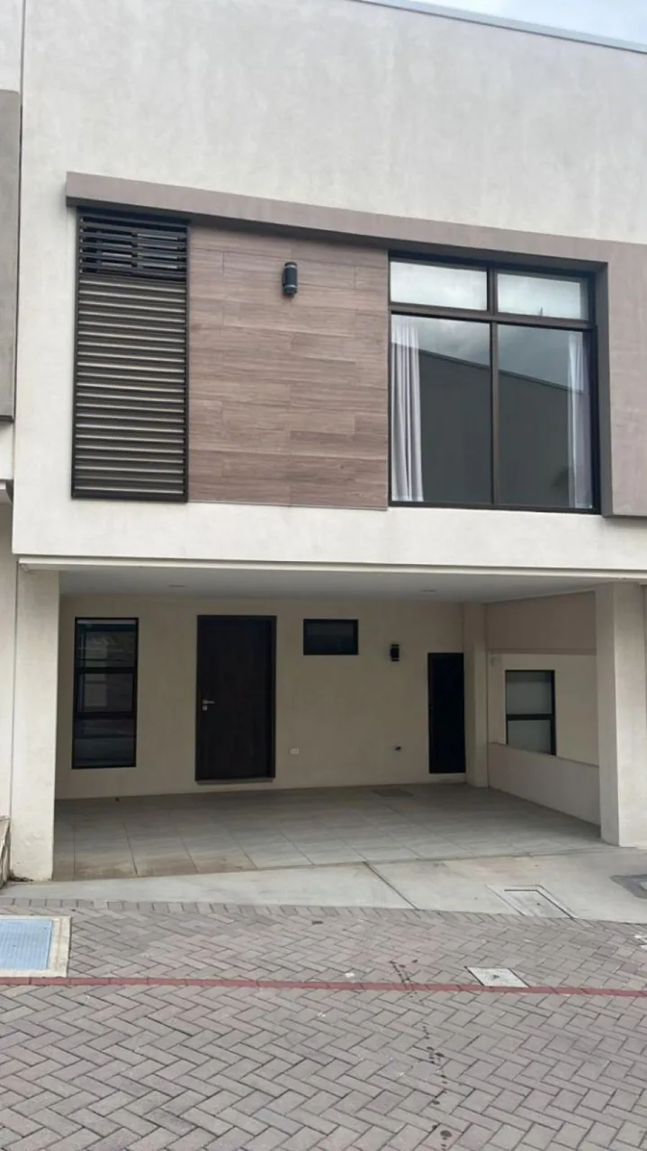 Venta Hermosa Casa En Condominio Moravia Centro; Idi: 139125 - Venta en San Vicente
