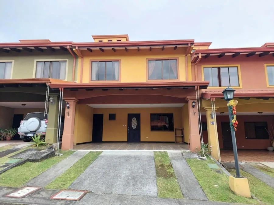 Venta de Casa en Montes de Oca, San José. RAH 25-1242 - Venta en Montes de Oca