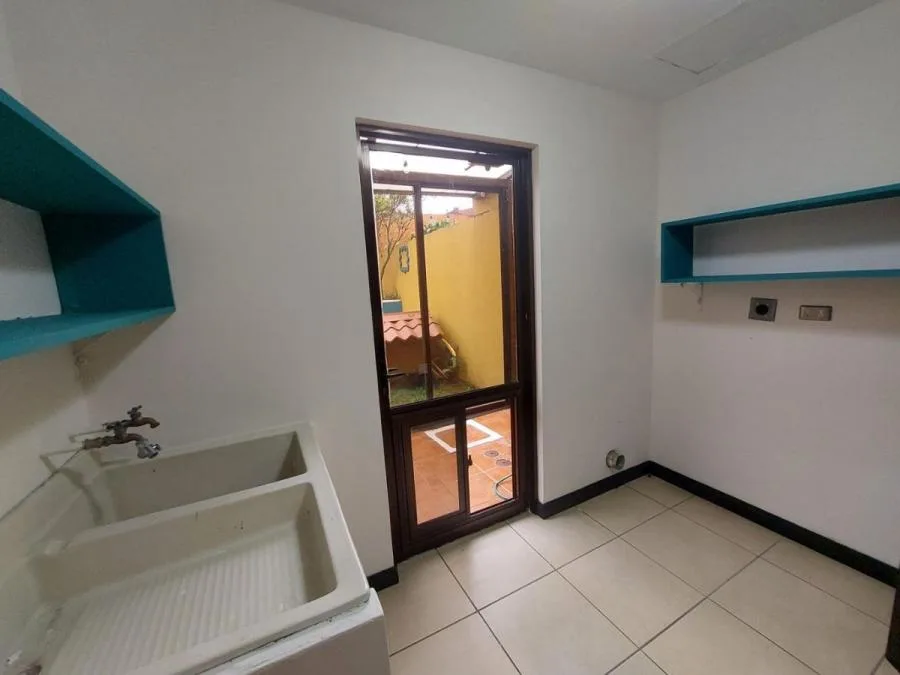 Venta de Casa en Montes de Oca, San José. RAH 25-1242 - Venta en Montes de Oca — photo 5