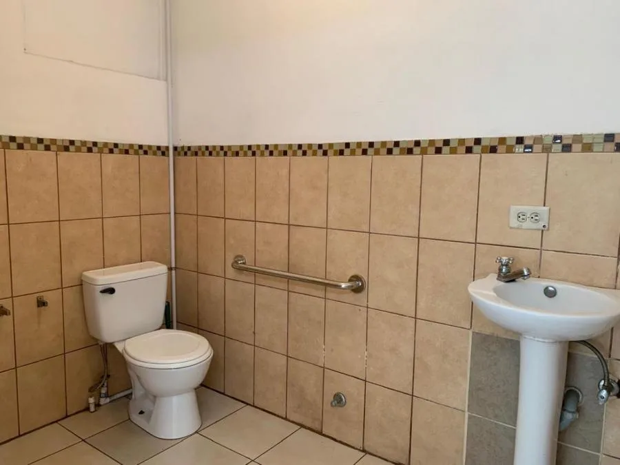 Alquiler de Local Comercial en Montes de Oca / Mls. 25-1921 OFC JB - Alquiler / Renta en Montes de Oca — photo 5