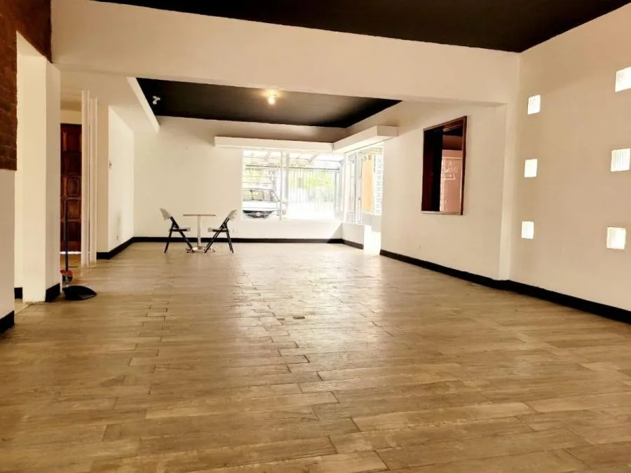 Venta de Casa de 600 m2 con Uso Mixto en Los Yoses MGA - Venta en Montes de Oca