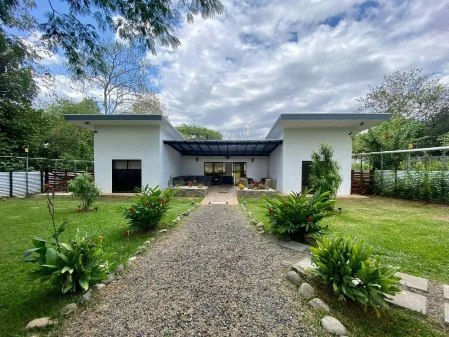 Venta de casa en La Guácima de Alajuela E.T #25-308 - Venta en Guácima
