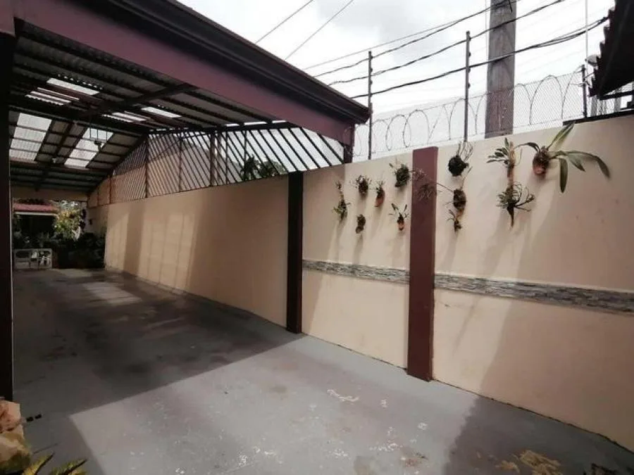 Venta de hermosa propiedad con 2 casas en La Trinidad de Moravia. #23-500   - Venta en Moravia — photo 5