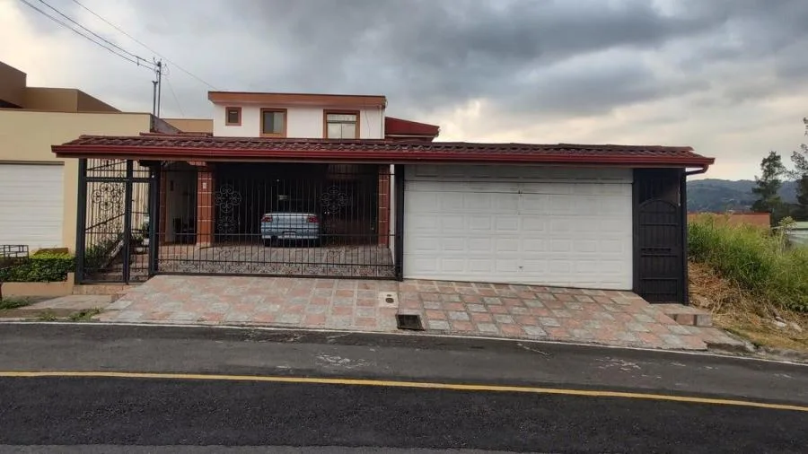 Casa en Venta en Curridabat, San José. RAH 24-1293 - Venta en Curridabat