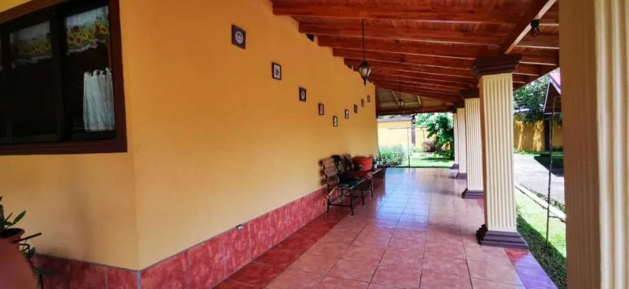 Venta de Propiedad Casa + 2 Apartamentos en Aguirre, Puntarenas. RAH 23-1349 - Venta en Aguirre