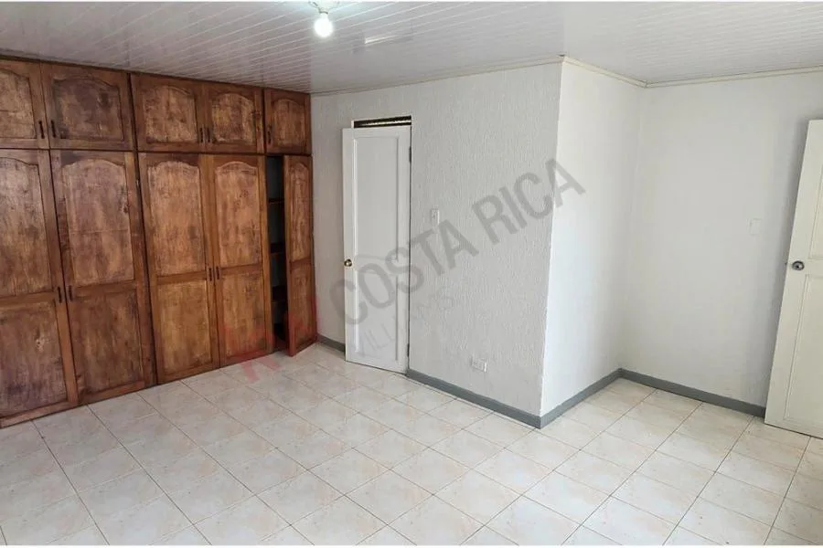 Venta de casa de una planta en Calle Blanco, Goicoechea USD 180.000 #JM31 - Venta en Goicoechea — photo 4