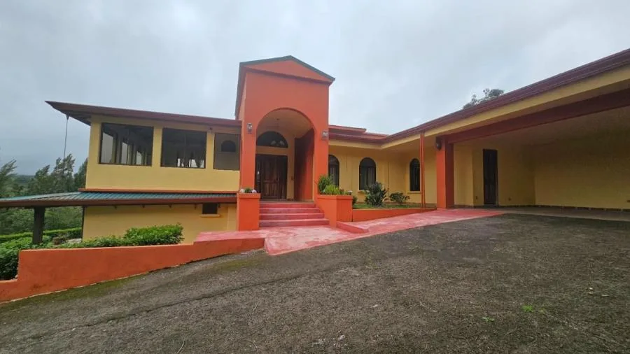 Venta de casa en lote de 4134 m2 en San Jerónimo de Moravia - Venta en Moravia — photo 2