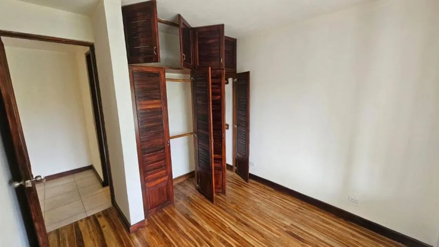 Venta de casa en lote de 4134 m2 en San Jerónimo de Moravia - Venta en Moravia — photo 4