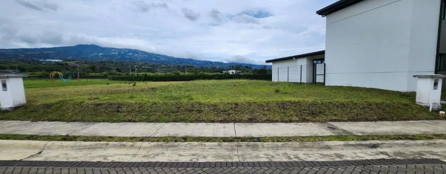 ALAJUELA CARRIZAL CONDOMINIO MONTEMAR VENDO LOTE $79.359 - Venta en Alajuela